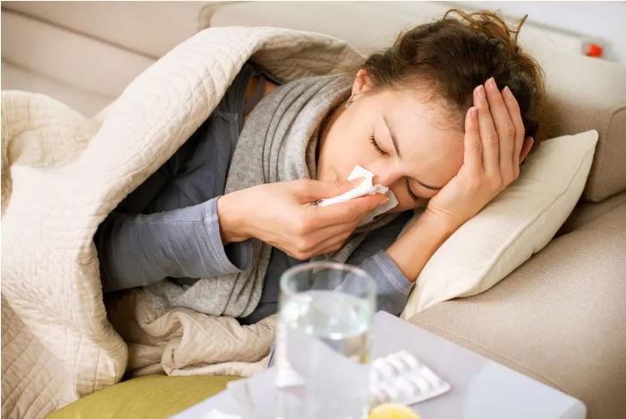 感冒发烧咽喉痛喝什么药？能自己在药店买吗？